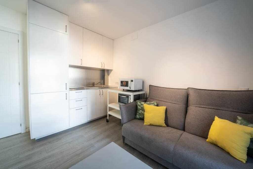 1 Atico Pedregalejo Appartement *